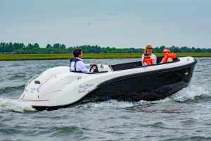 Oud Huijzer 580 tender