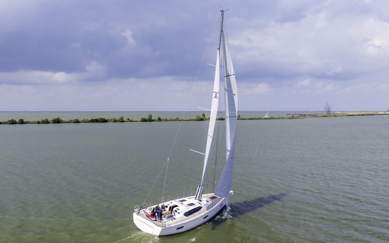 Xc47: Briljante Blue Water Cruiser