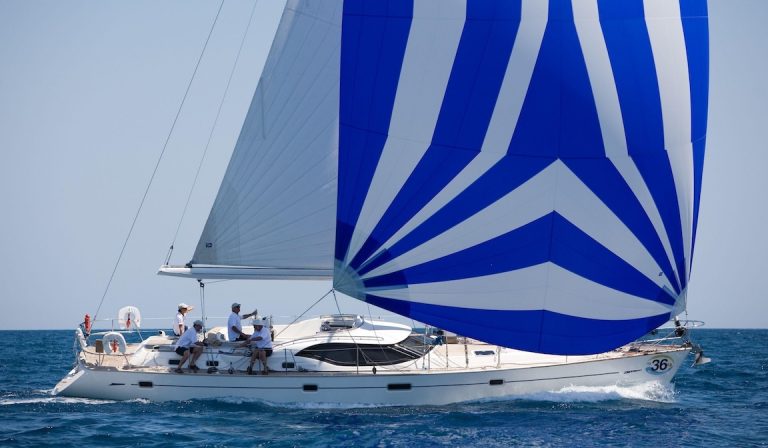 Oyster 53: Complete blue water cruiser